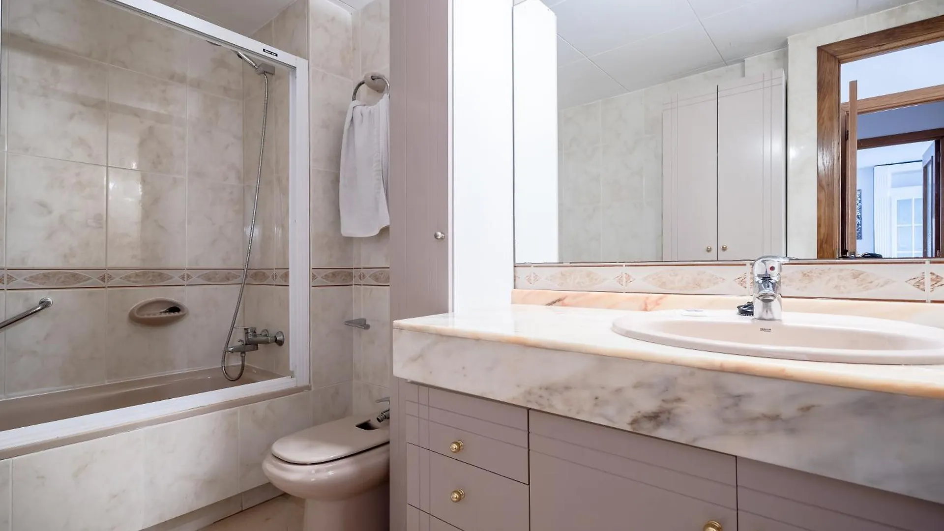 Apartment Rentalmar Central Park Salou Spain